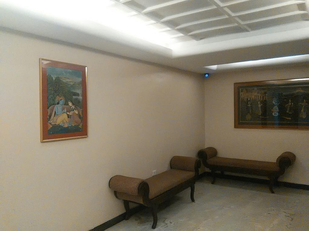 ホテル The Woods Manor Mg Road Kochi エクステリア 写真